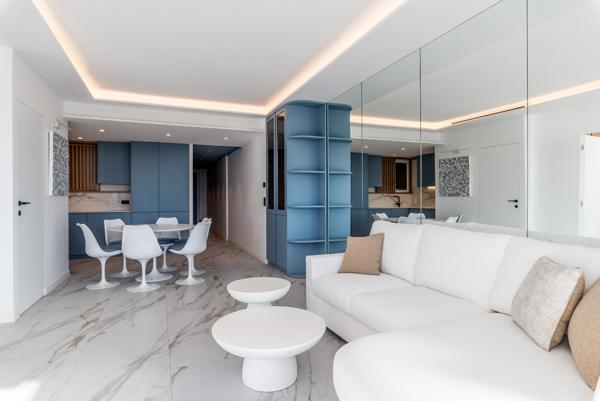 Cannes-Croisette, superbe appartement 4ème étage : 2 chambres, terrasse, vue mer