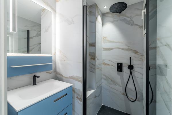 Cannes-Croisette, superbe appartement 4ème étage : 2 chambres, terrasse, vue mer