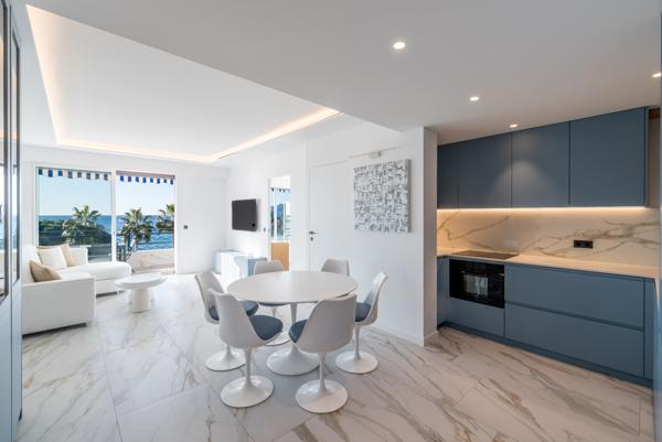 Cannes-Croisette, superbe appartement 4ème étage : 2 chambres, terrasse, vue mer