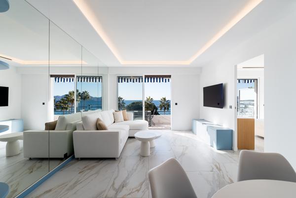 Cannes-Croisette, superbe appartement 4ème étage : 2 chambres, terrasse, vue mer