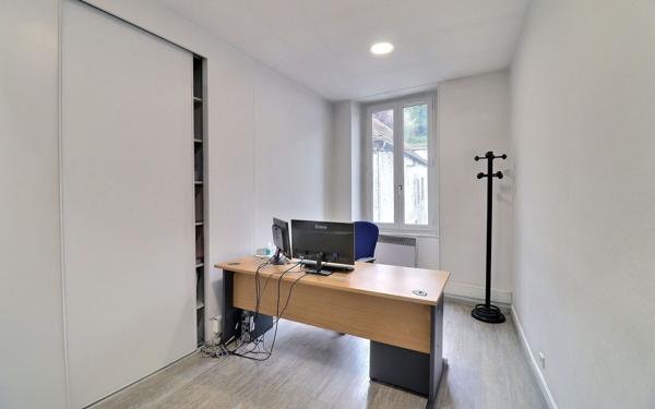 Maison à vendre    11 pièces •  Le Pont-de-Beauvoisin