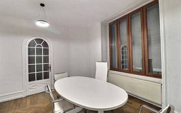 Maison à vendre    11 pièces •  Le Pont-de-Beauvoisin