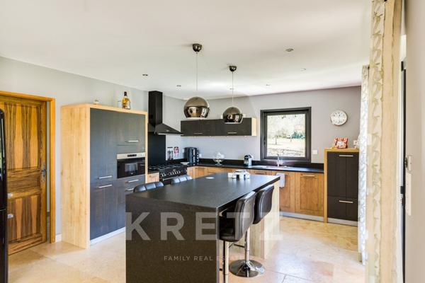 Villa familiale avec vue dégagée au calme