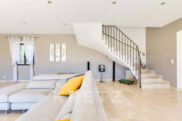 Villa familiale avec vue dégagée au calme