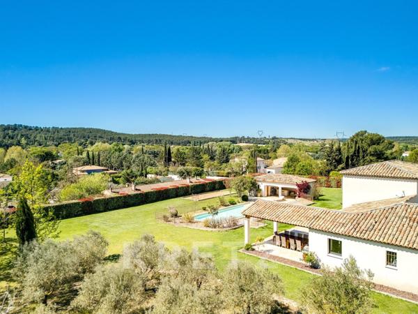 Villa familiale avec vue dégagée au calme