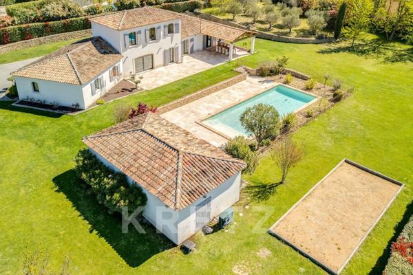 Villa familiale avec vue dégagée au calme
