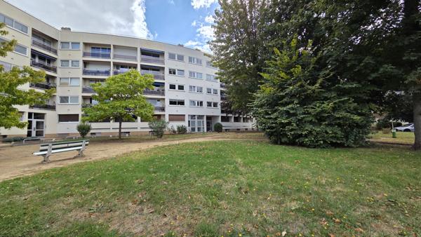 2 Pièces de 51m² Proche Métro université - facultés et commerces de proximité
