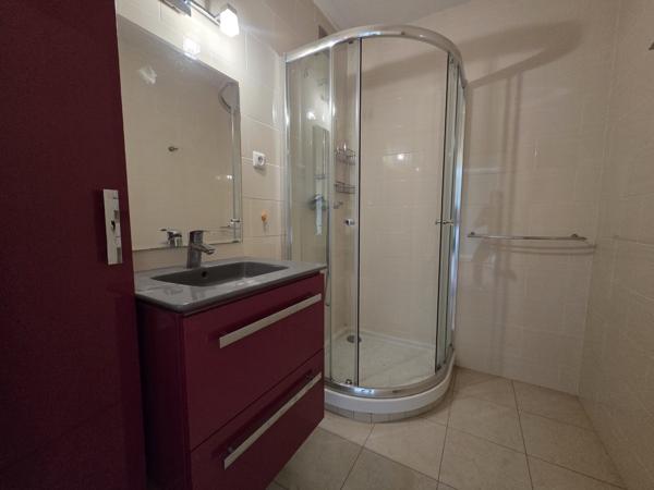 2 Pièces de 51m² Proche Métro université - facultés et commerces de proximité
