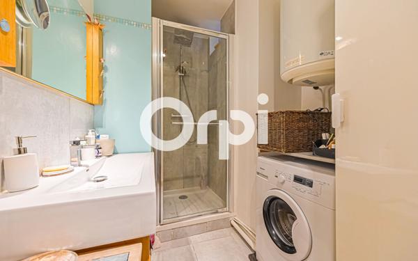 Appartement à vendre    2 pièces • 60 m2 Paris 20