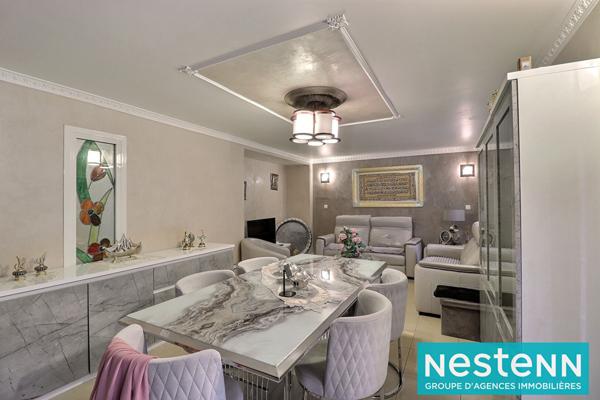 À 5 minutes à pied du métro Gratte-Ciel ? Maison familiale T5 de 123 m² avec cour privative à Villeurbanne