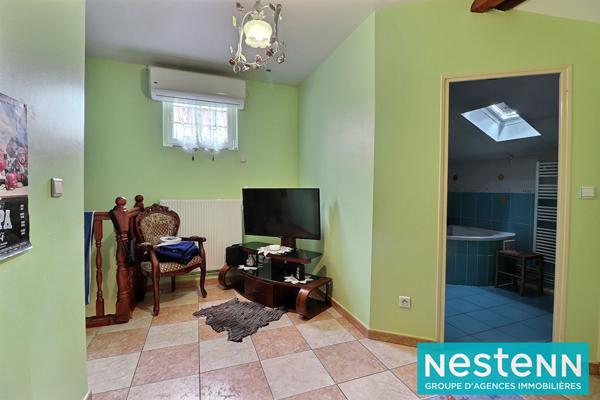 À 5 minutes à pied du métro Gratte-Ciel ? Maison familiale T5 de 123 m² avec cour privative à Villeurbanne