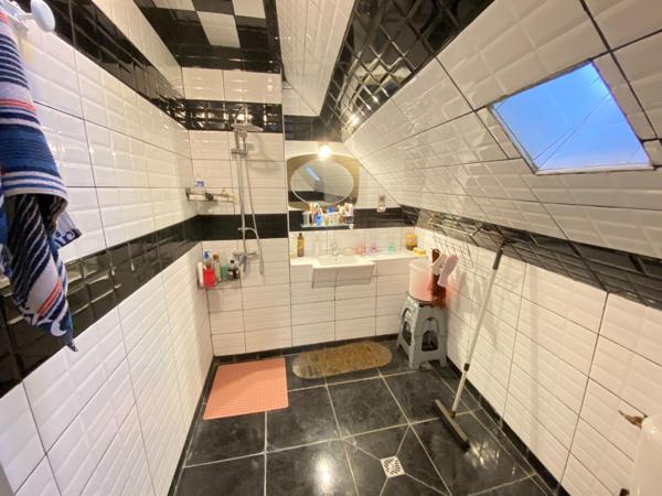 Local commercial 131 m2 + habitation 91 m2