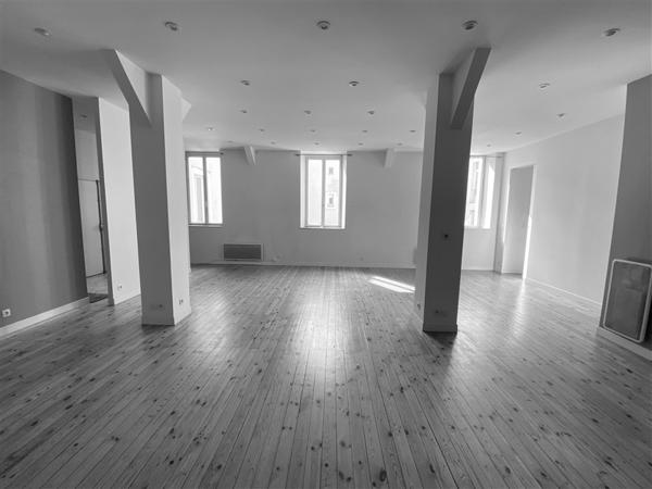 René Bouhier – 3 pièces atypique avec garage – 504.000 € fai