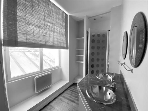 René Bouhier – 3 pièces atypique avec garage – 504.000 € fai