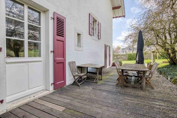 Vente Maison de luxe Divonne-les-Bains 8 Pièces 281 m²
