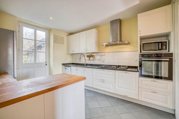 Vente Maison de luxe Divonne-les-Bains 8 Pièces 281 m²