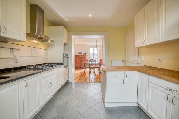 Vente Maison de luxe Divonne-les-Bains 8 Pièces 281 m²