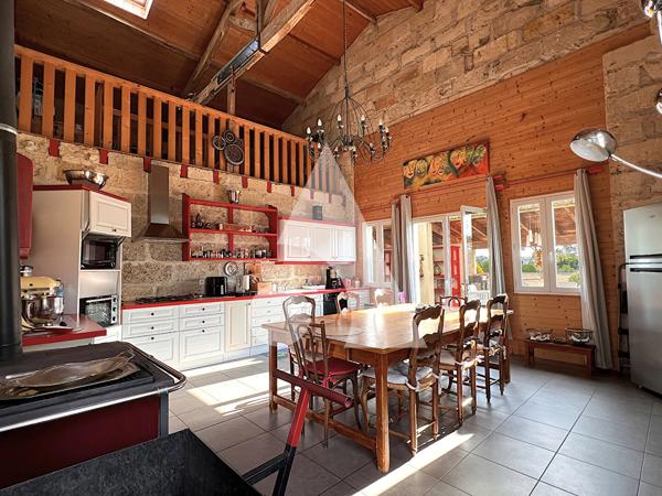 Maison 8 pièces 484 m2