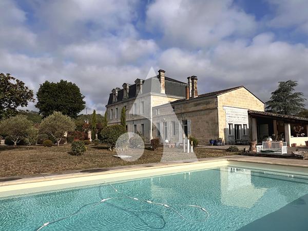 Maison 8 pièces 484 m2
