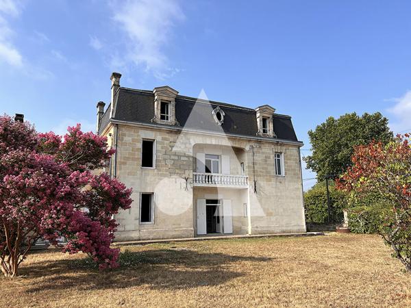Maison 8 pièces 484 m2