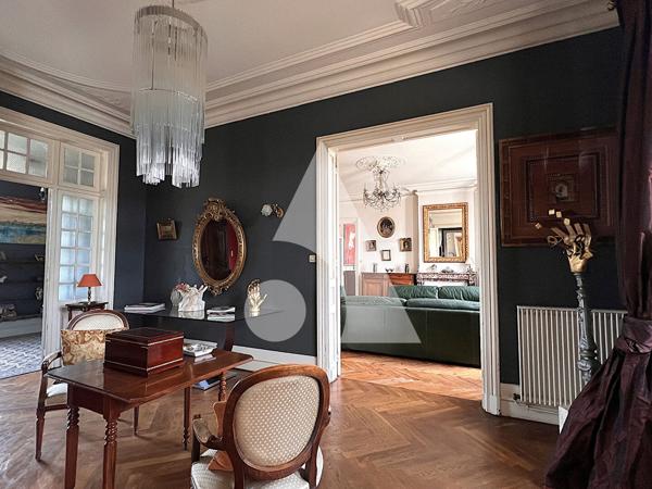 Maison 8 pièces 484 m2