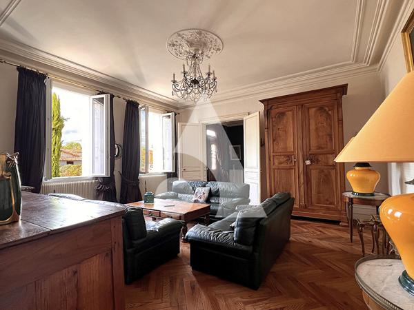 Maison 8 pièces 484 m2
