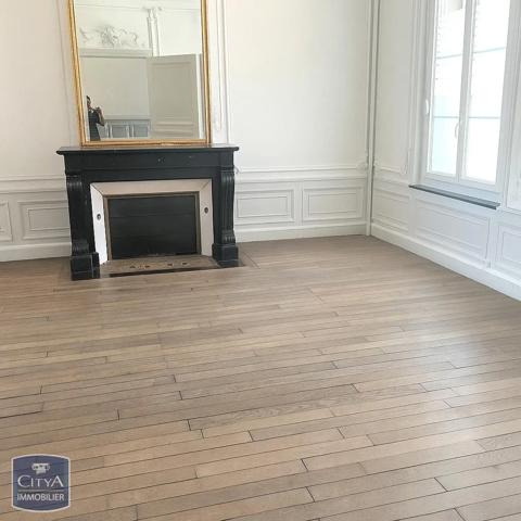 Maison à louer 7 pièces 241.53m²