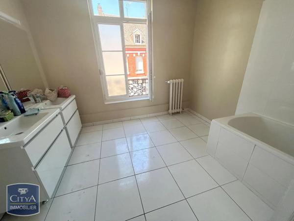 Maison à louer 7 pièces 241.53m²