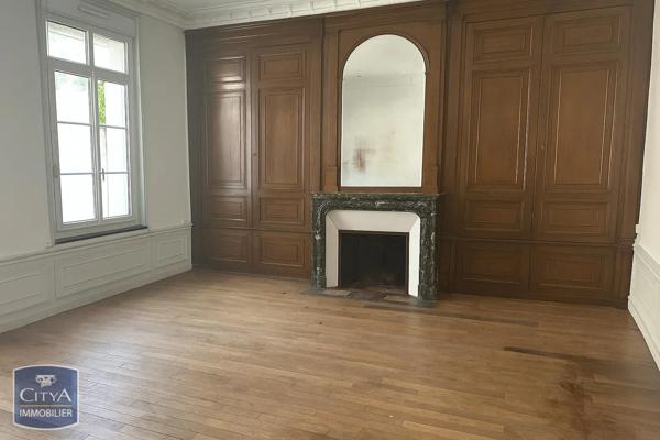 Maison à louer 7 pièces 241.53m²