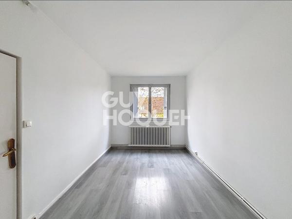 Appartement Stains 4 pièce(s) 68.73 m2