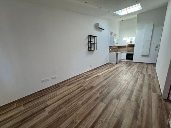 APPARTEMENT TYPE 3 ENTIEREMENT RFAIT A NEUF