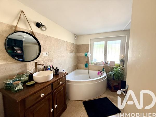 Maison à vendre 5 pièces 102 m² Valence-en-Poitou