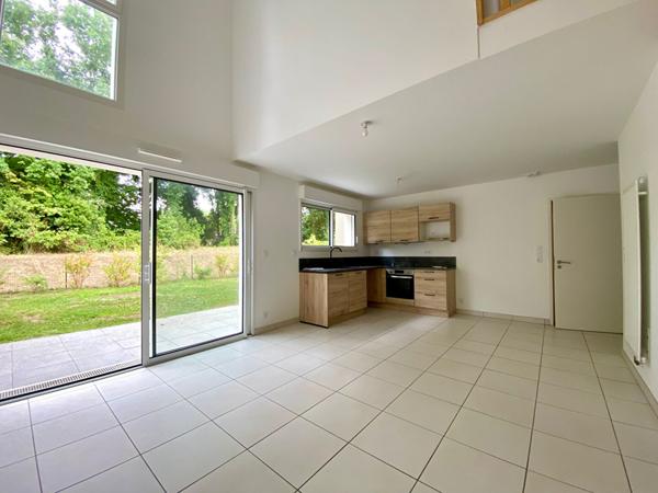 Carquefou - Maison récente - 5 pièce(s) jardin et garage,  
Carquefou 44470