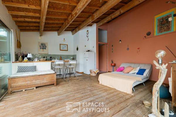Maison réinventée pour une vie dedans-dehors
