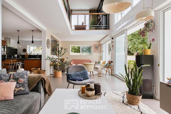 Maison réinventée pour une vie dedans-dehors