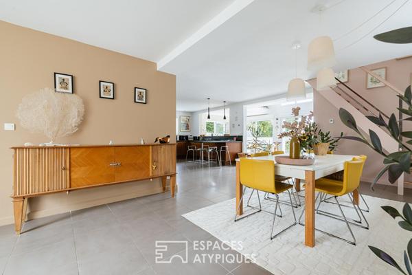 Maison réinventée pour une vie dedans-dehors