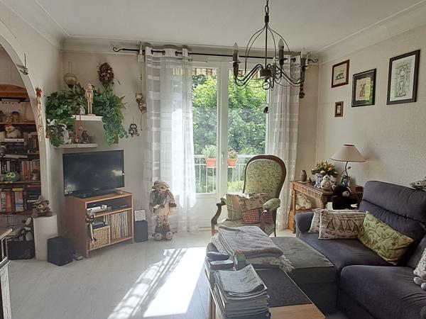 T2 avec vue dégagée au calme et balcon (clim. possible)