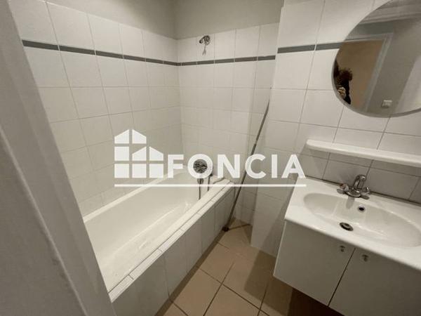 Location Appartement 4 pièces 69.04 m² - 5 RUE SERPAIZE Vienne 38200