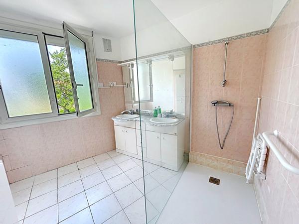 MAISON FAMILIALE A VENDRE A PAMIERS AVEC JARDINET ET GARAGE, PROCHE COMMODITÉS