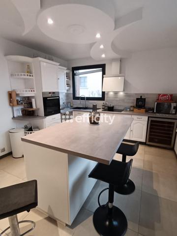 Maison 8 pièces - 176 m² Exclusivité efficity