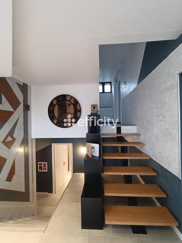 Maison 8 pièces - 176 m² Exclusivité efficity