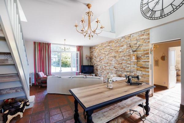 Magnifique propriété de deux maisons - Piscine à débordement vue sur les Pyrénées-