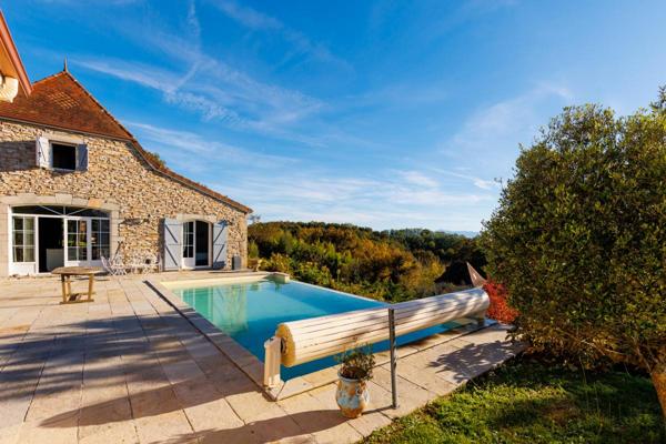 Magnifique propriété de deux maisons - Piscine à débordement vue sur les Pyrénées-