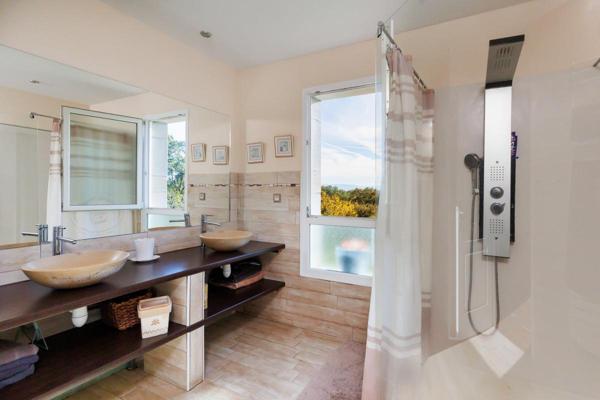 Magnifique propriété de deux maisons - Piscine à débordement vue sur les Pyrénées-