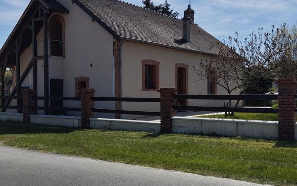 Maison à vendre    3 pièces • 140 m2 Neuvy-sur-Barangeon