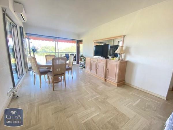 Appartement à louer 3 pièces 74m² Mandelieu-la-Napoule (06210)