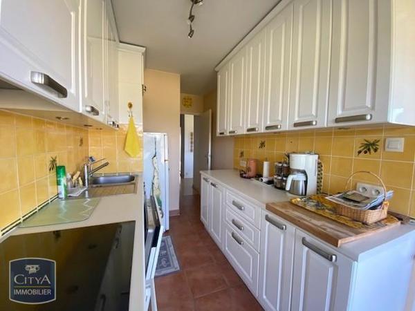 Appartement à louer 3 pièces 74m² Mandelieu-la-Napoule (06210)