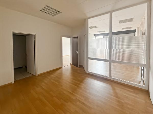 Local / Bureaux / Cabinet médical ? 72 m² ? Mérignac (Parc Bourran)