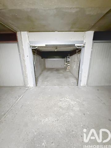 Parking à vendre 15 m² Évry