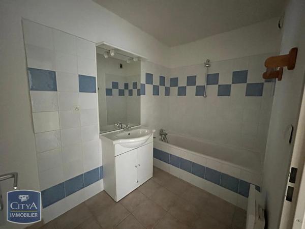Appartement à louer 2 pièces 47.9m² Alès (30100)